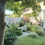 Escale Pontilabienne Bed & Breakfast
