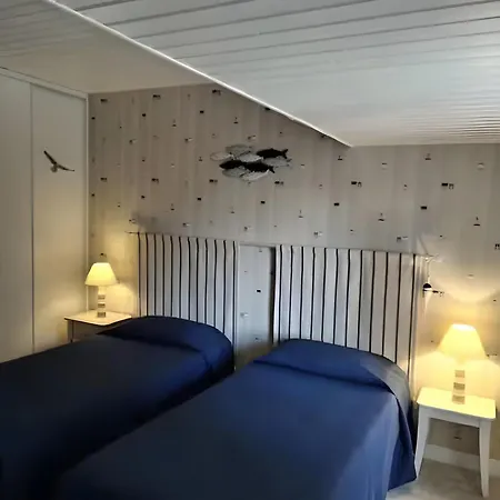Escale Pontilabienne 3*