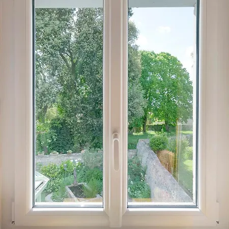 Escale Pontilabienne Bed and Breakfast
