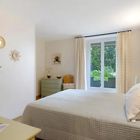 Escale Pontilabienne Bed and Breakfast