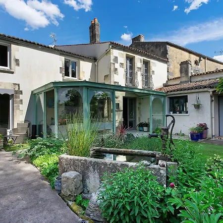 Escale Pontilabienne Bed and Breakfast 3*