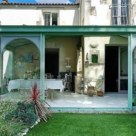 Escale Pontilabienne Bed and Breakfast 3*